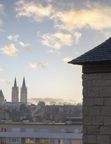 Le château de Caen sur la ville