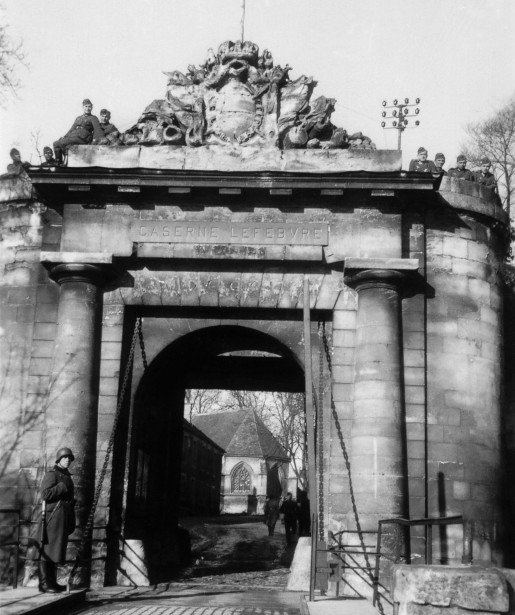 La porte Saint-Pierre du Château de Caen,  hiver 1940-1941