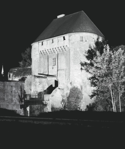 Marguerite Vacher,  La porte des Champs, la nuit