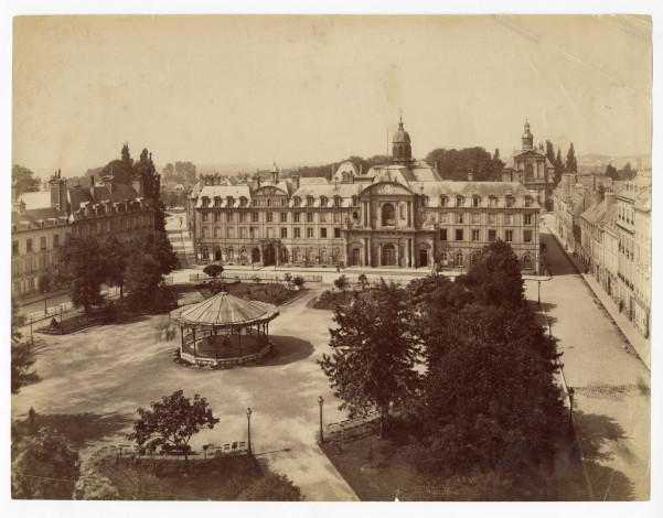 Place Royale Caen vers 1880