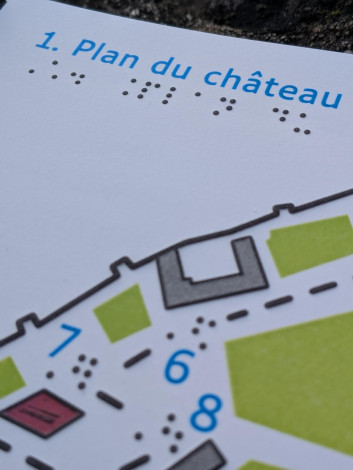 Carnet de visite tactile - château de Caen