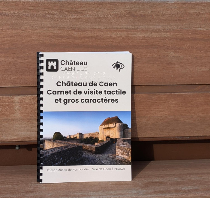 Carnet de visite tactile - château de Caen