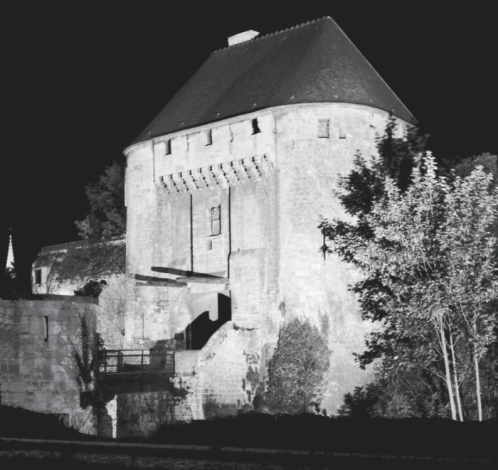 Marguerite Vacher,  La porte des Champs, la nuit